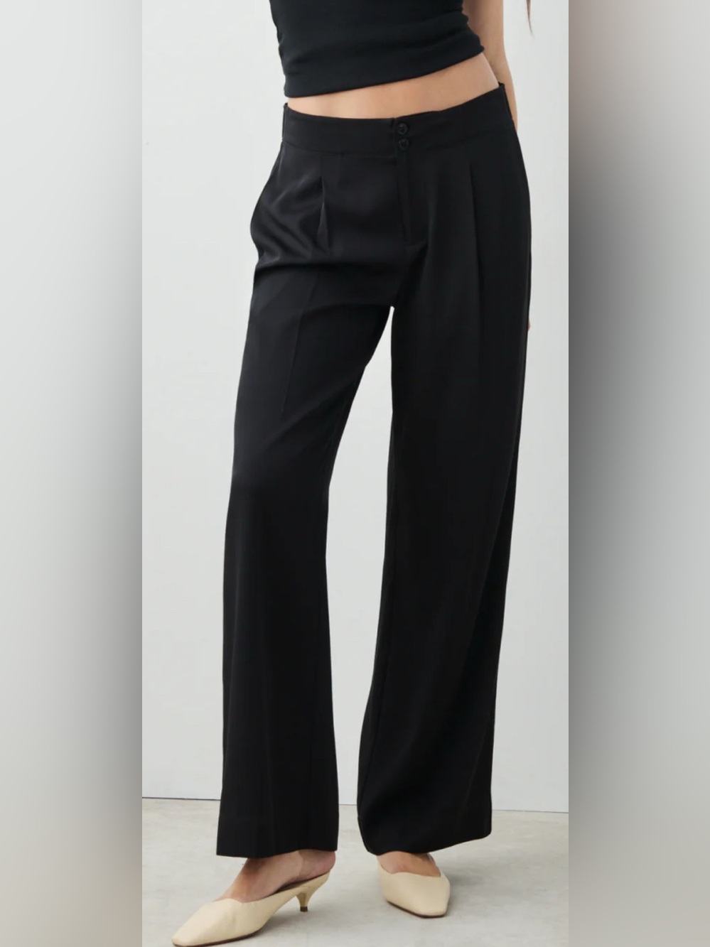 AYR Women’s Straight Leg Pleated Pants 100% triacetate in Black Size Medium